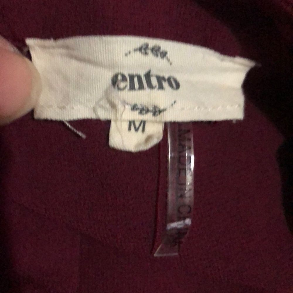 Entro Cold Shoulder Top - Picture 3 of 3